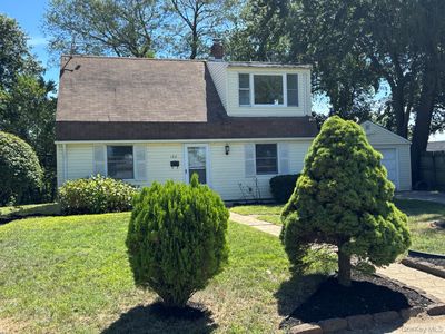 122 Old Oak Lane, Levittown, NY, 11756