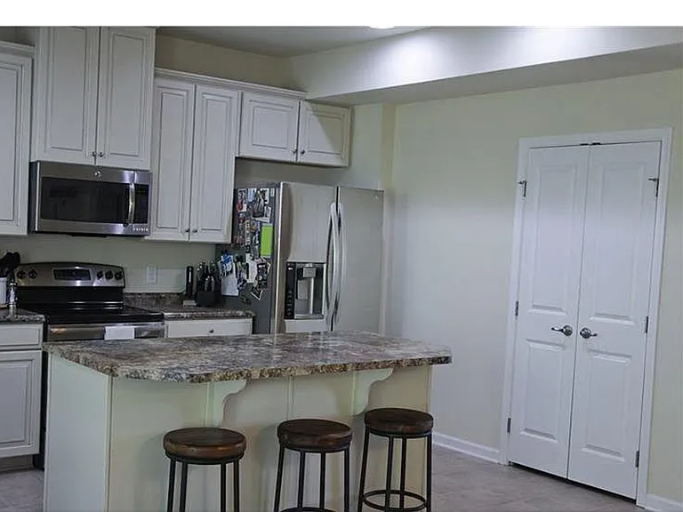 8026 Hinsdale Ln — Photo 11