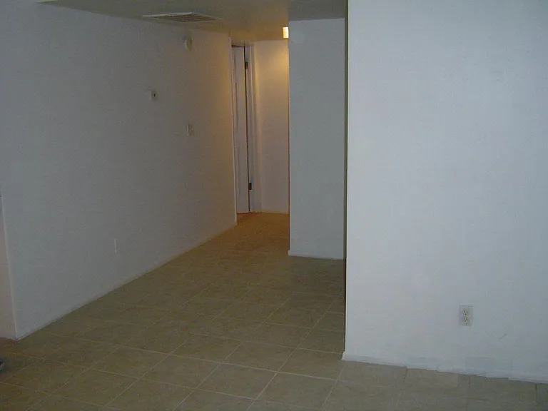 2847 N 46th Ave #20 — Photo 5