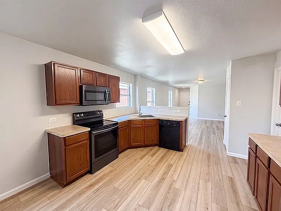 5th image of 8849 Sun Haven Way