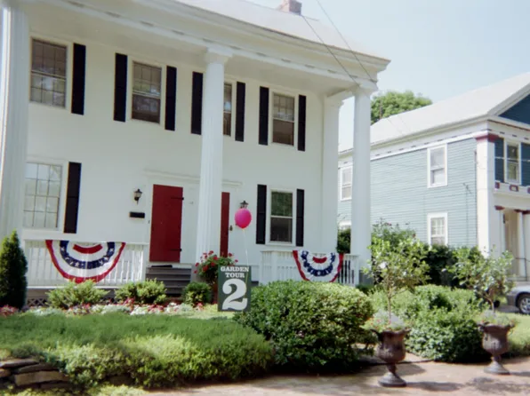 18 Perkins St APT 2, Westfield, MA 01085