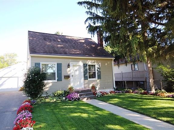2nd image of 1944 Burns Ave