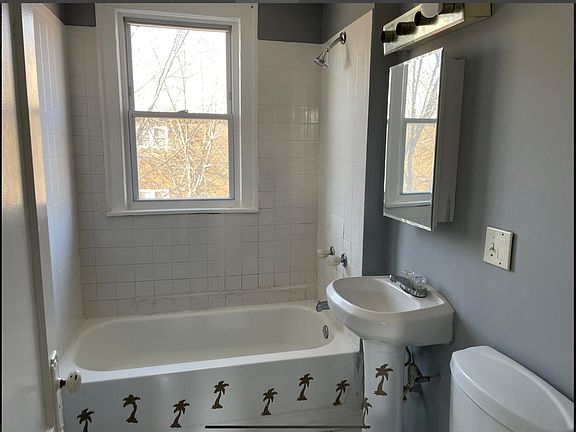 3rd image of 12001 S Lafayette Ave Floor 2