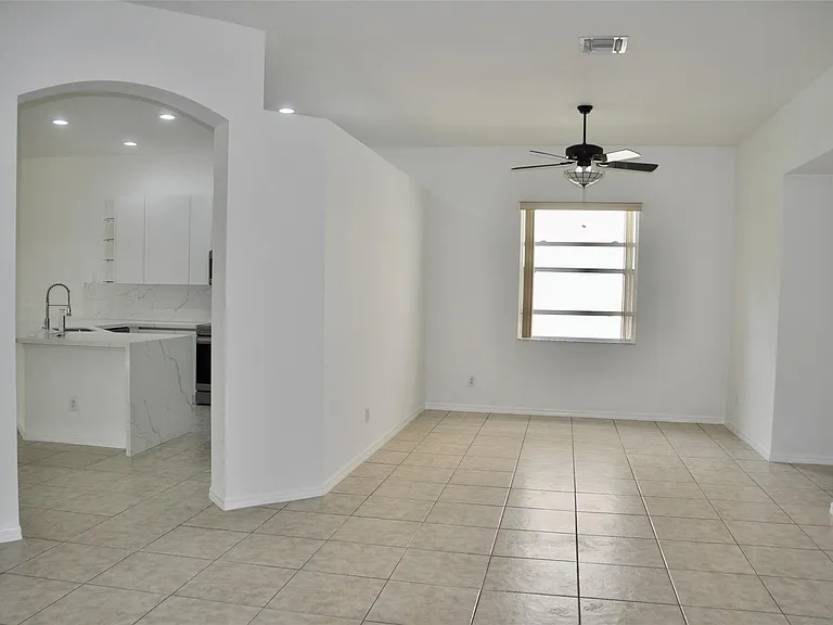 19496 S Whitewater Ave — Photo 5