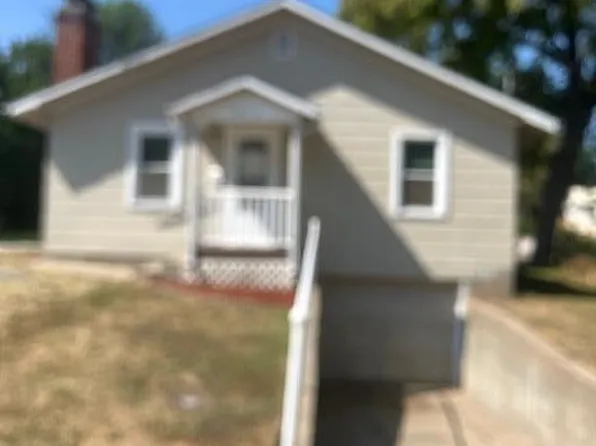 1211 4th St, Boonville, MO 65233