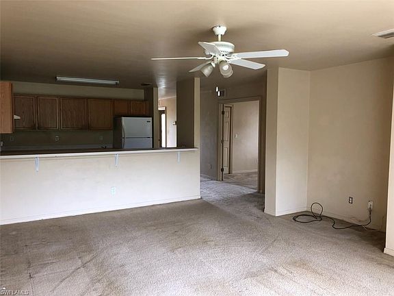 2nd image of 387/389 Bell Blvd S