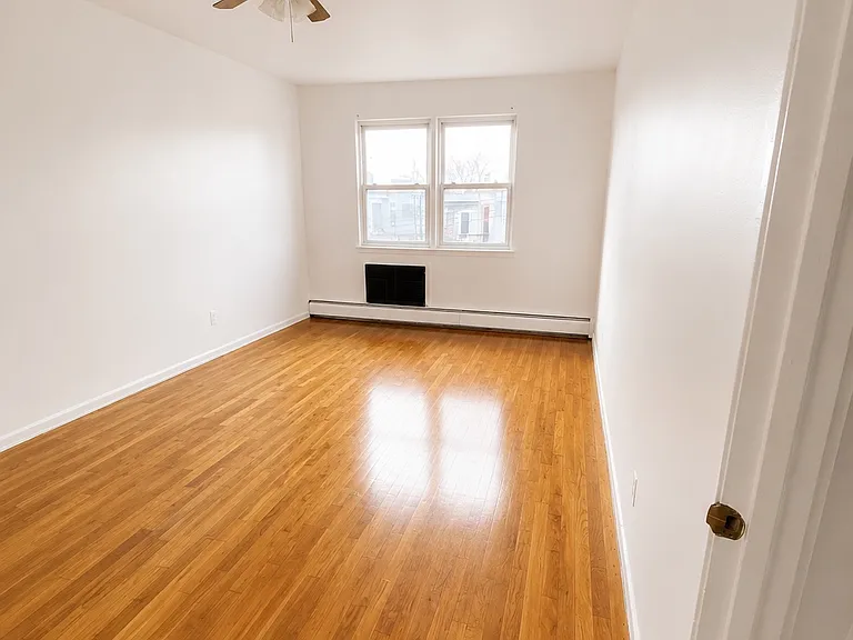 206 Bay 14th St #2 — Photo 6