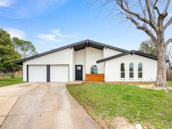 1216 Savannah Way, Bedford, TX 76022