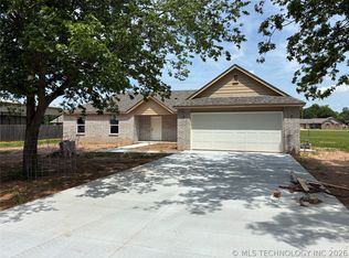 504 NW 7th St, Wagoner, OK 74467