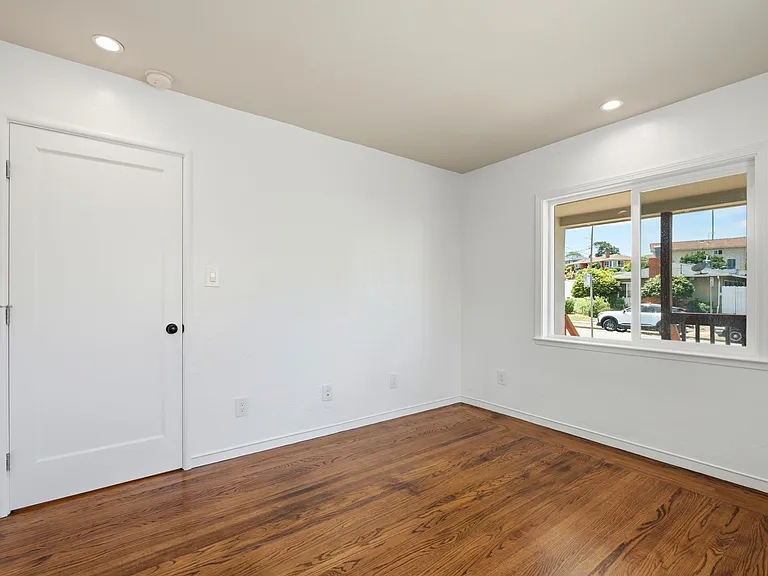 1680 Grove Way — Photo 14