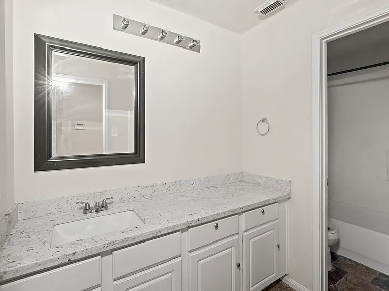 5823 Creektrace Ln — Photo 20