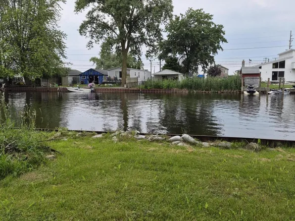 7314 Bealane Rd, Algonac, MI 48001