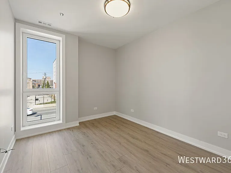 2354 W Polk St #205 — Photo 16