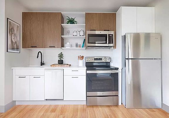 4th image of 417 E 135th St #2E