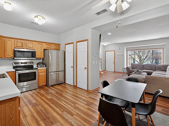 5th image of 2090 Ridgeview Cir