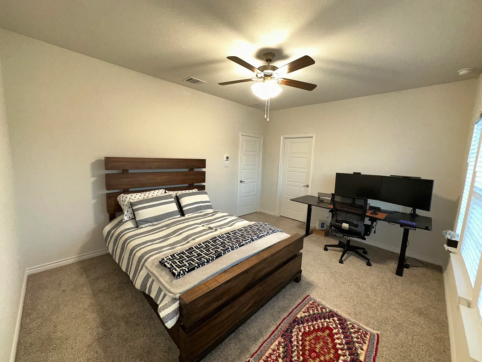 3 bed, 2.5 bath, 1685 sqft, $1,950 — Photo 2