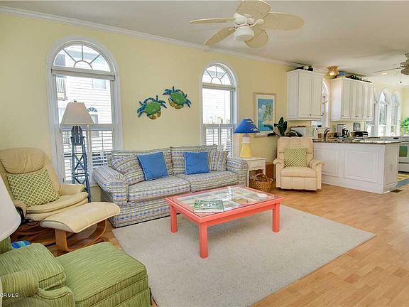 4th image of 205 Park Drive #East