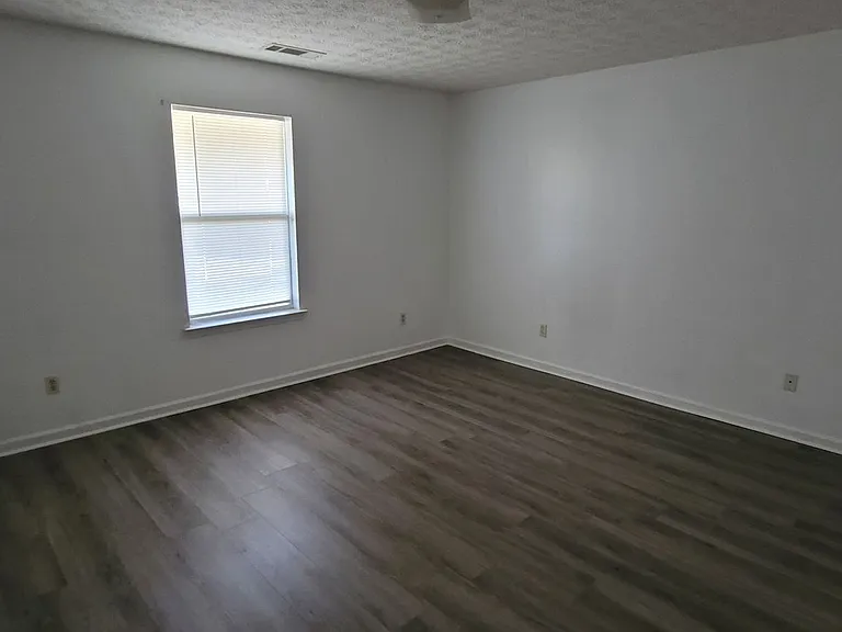 227 Franklin St — Photo 7