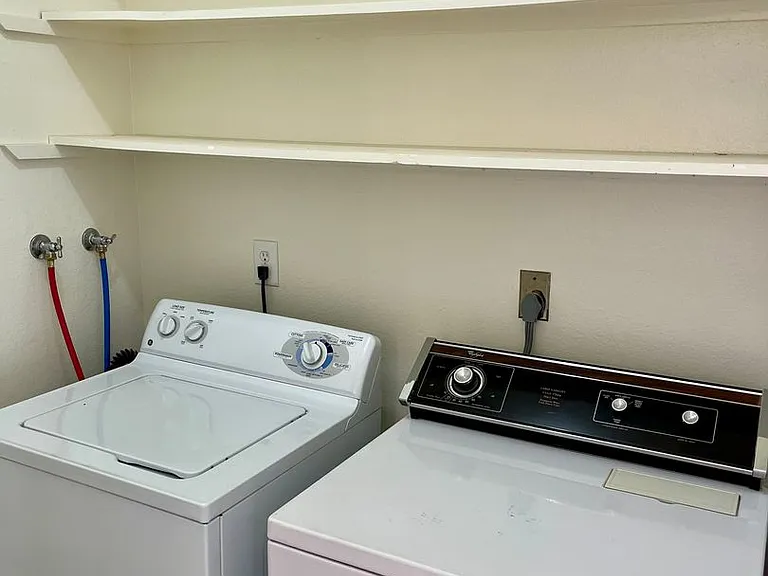3159 Lloyd St — Photo 15