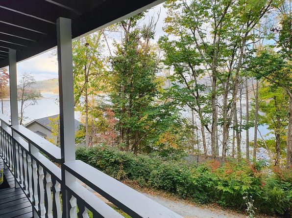 171 Walnut Tree Ln