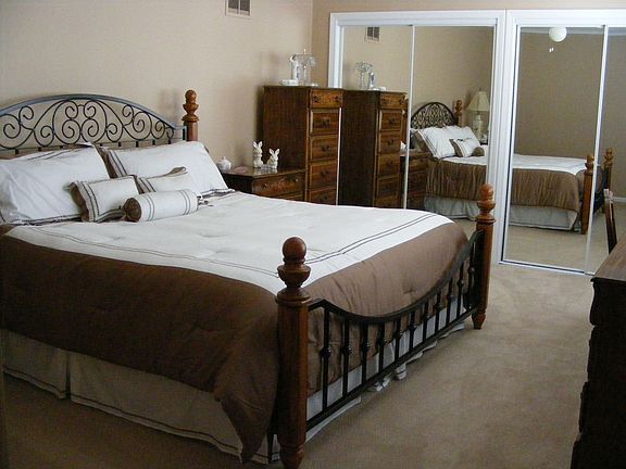 2nd mastersized Bedroom