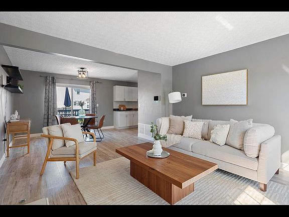 3rd image of 3005 Stonebluff Dr
