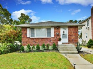 2426 Wynsum Ave, Merrick, NY 11566