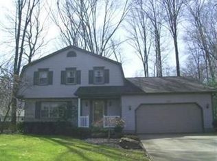 1111 Shadeland Dr, Youngstown, OH 44512