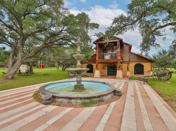 1920 Frelsburg Rd, Alleyton, TX 78935