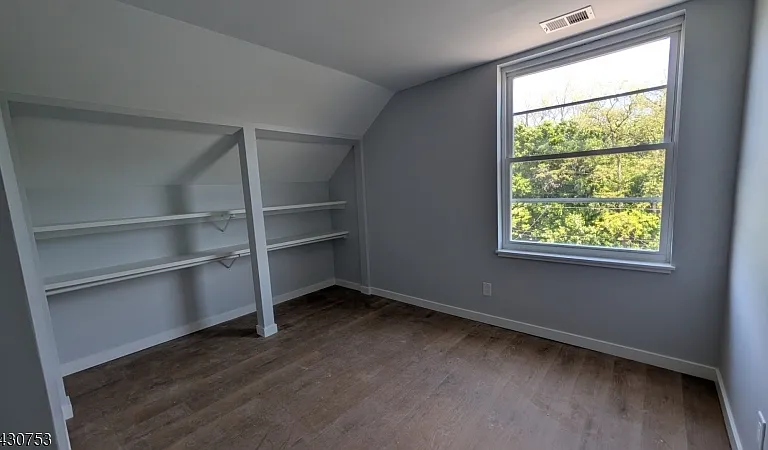 14 Nye Ave #1 — Photo 9