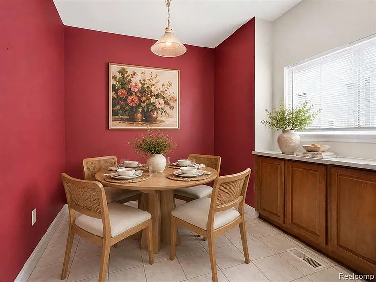 22680 Goddard Rd — Photo 21