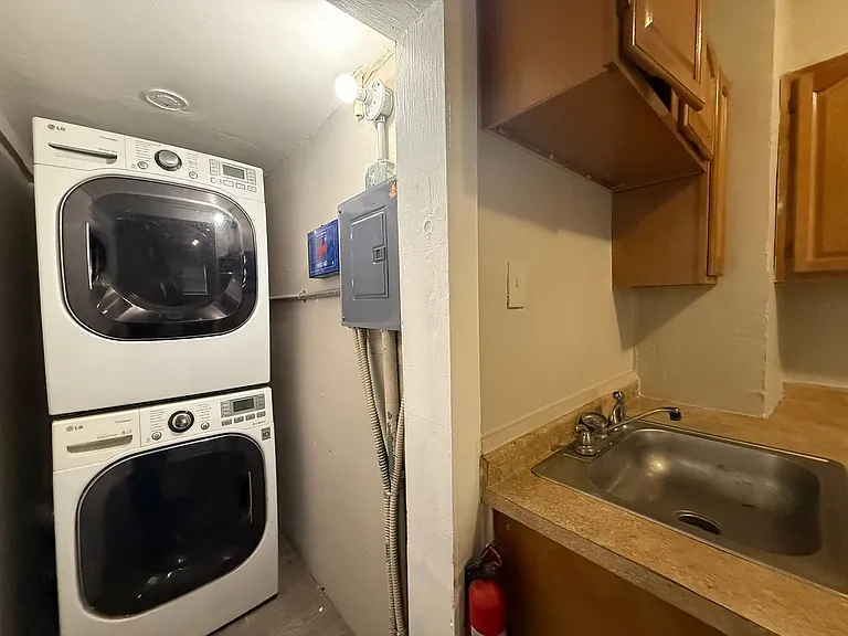 1710 E Victor St #5 — Photo 9