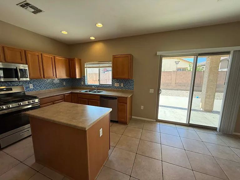 885 W Calle Muro Fuerte — Photo 31