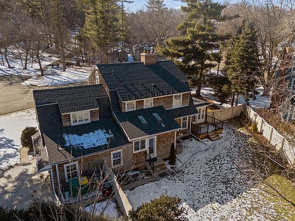 4th image of 932 9th Ave SW