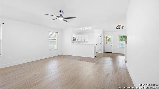 3 bed, 2.0 bath, 1419 sqft, $1,750 — Photo 4