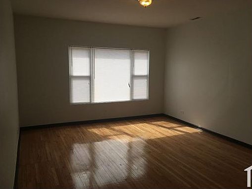 1st image of 5221 S Calumet Ave #3