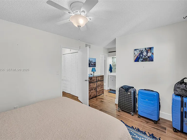 7019 SW 53rd Ln — Photo 8