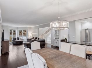 118 Wildwood Bay Dr, Mahtomedi, MN 55115
