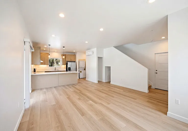 9094 Los Coches Rd — Photo 2
