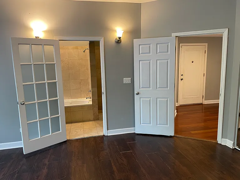 5924 S King Dr #1 — Photo 12