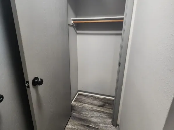 10808 Pratt Plz #20, Omaha, NE 68164