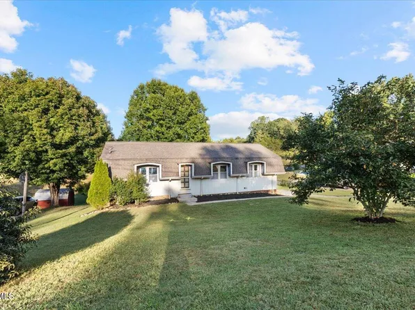 1208 Bair Vette Ave, Johnson City, TN 37604