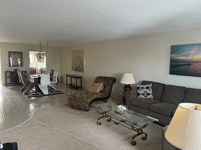 2 bed, 1350 sqft, $1,900 — Photo 2
