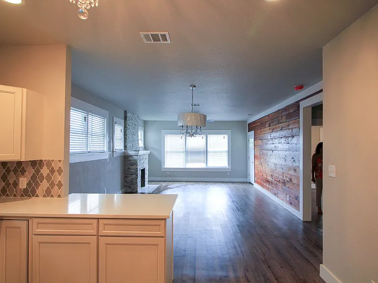 1138 Iowa St — Photo 18