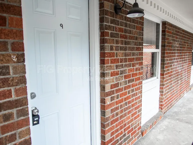 315 N Castle St #9 — Photo 10