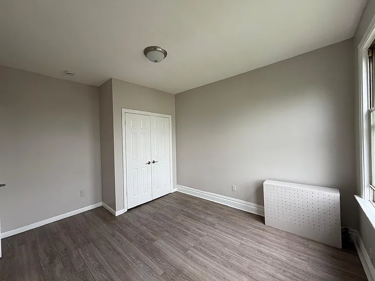 241 Duncan Ave #5 — Photo 3