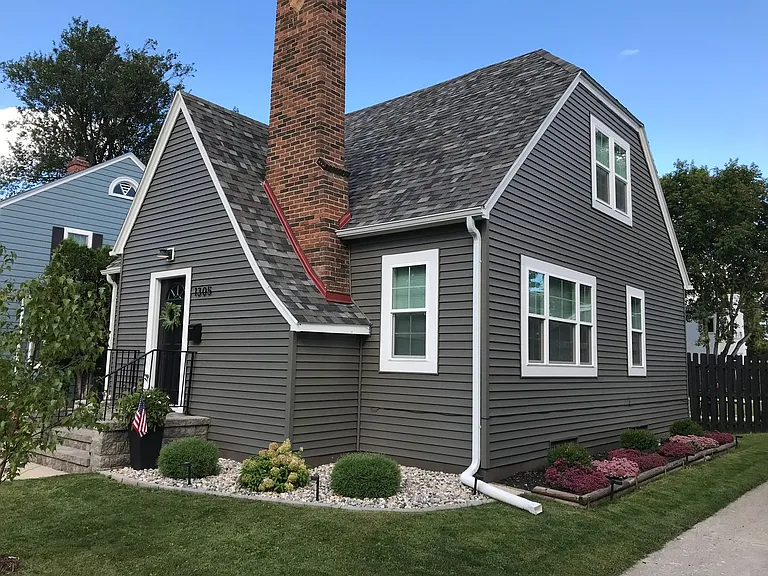 1305 Chestnut St — Photo 2