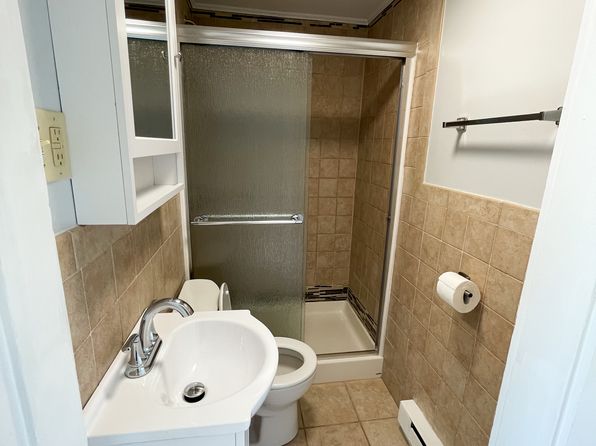 34 Durham Rd APT 3