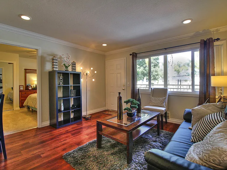 The Arbors at Mountain View Apartments — Photo 9