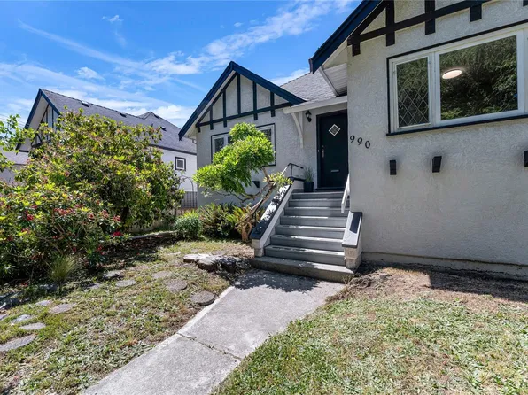 990 Hampshire Rd, Oak Bay, BC V8S 4S7